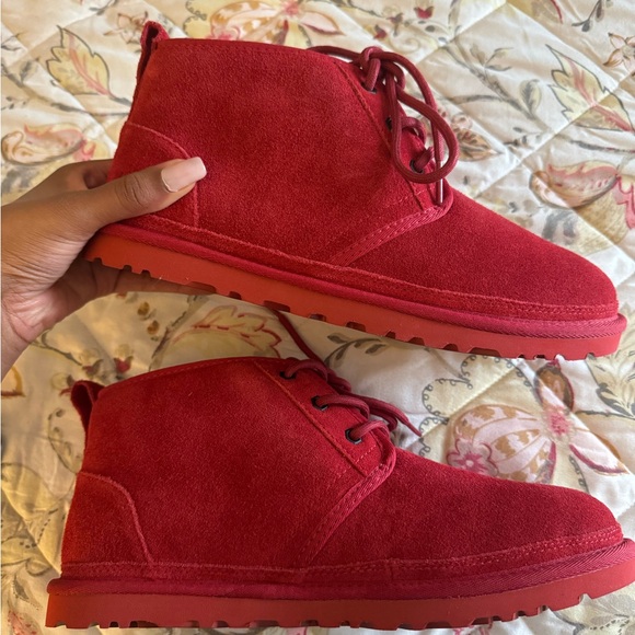 Red UGGS SIZE 10 - Picture 3 of 6